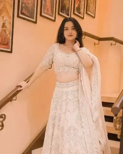 Escort Pahari
